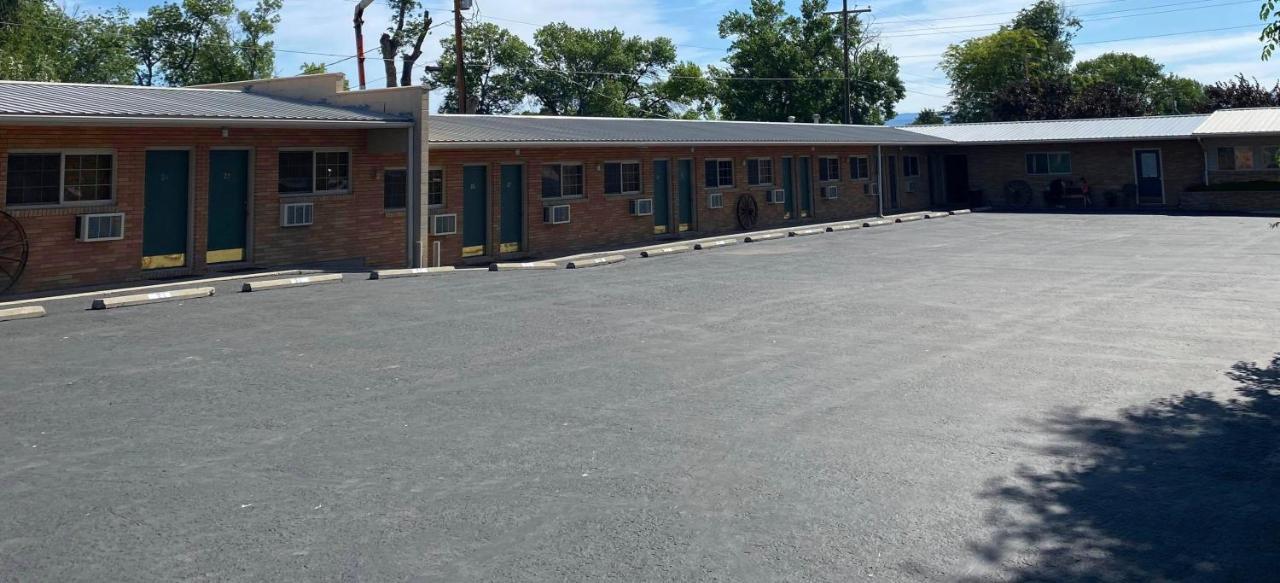 Horseshoe Bend Motel Lovell Екстериор снимка