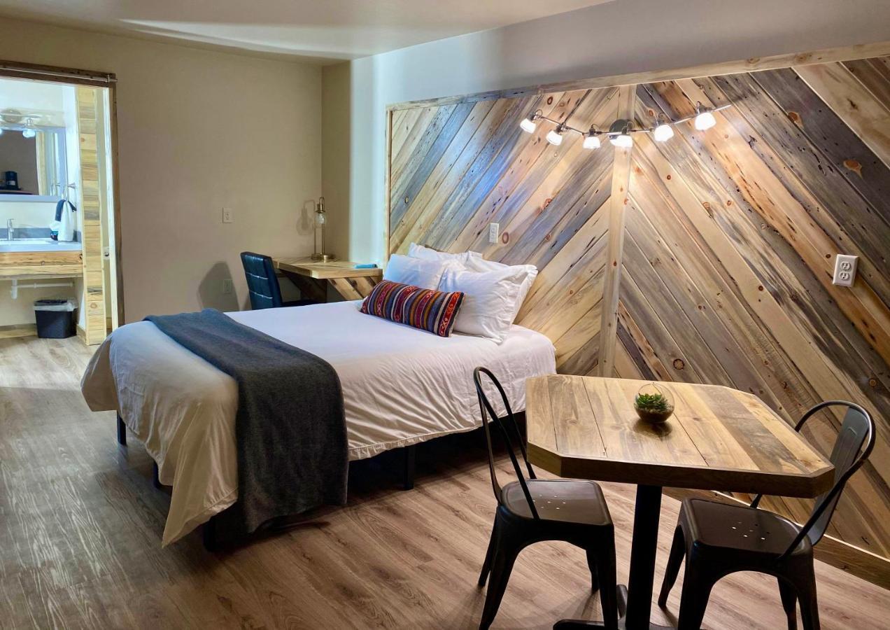 Horseshoe Bend Motel Lovell Екстериор снимка